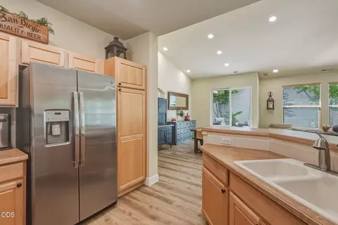 Kitchen - 61574 Devils Lake Dr, Bend, OR 97702 photo 4 of 4