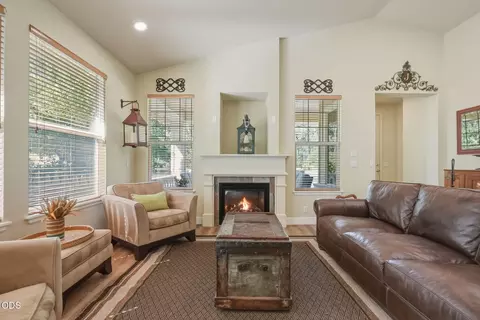 Living - 61574 Devils Lake Dr, Bend, OR 97702 photo 1 of 4