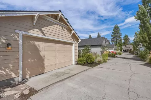 Other - 61574 Devils Lake Dr, Bend, OR 97702 photo 4 of 8