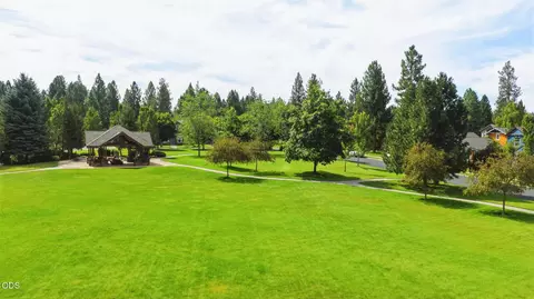 View/Area - 61574 Devils Lake Dr, Bend, OR 97702 photo 3 of 5