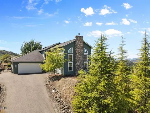 Exterior - 1583 Panoramic Loop, Grants Pass, OR 97527 photo 7 of 7