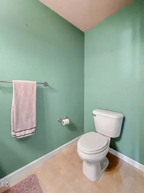 Bath - 1583 Panoramic Loop, Grants Pass, OR 97527 photo 6 of 6