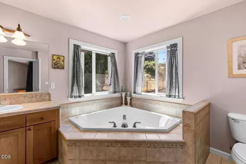 Bath - 1583 Panoramic Loop, Grants Pass, OR 97527 photo 1 of 6