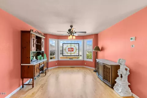 Living - 1583 Panoramic Loop, Grants Pass, OR 97527 photo 5 of 6