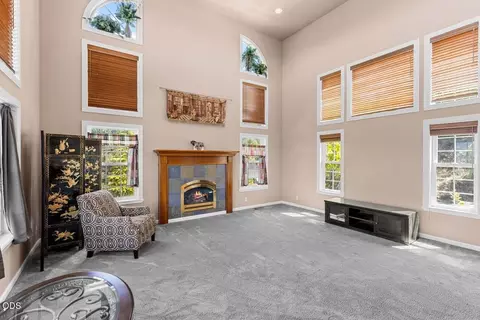 Living - 1583 Panoramic Loop, Grants Pass, OR 97527 photo 4 of 6