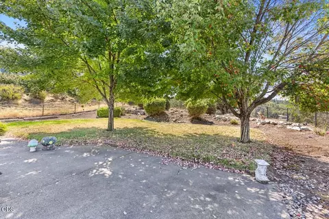 Exterior - 1583 Panoramic Loop, Grants Pass, OR 97527 photo 3 of 7