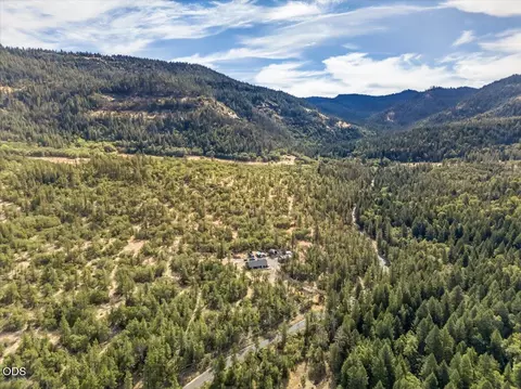 View/Area - 13021 E Antelope Rd, Eagle Point, OR 97524 photo 4 of 15