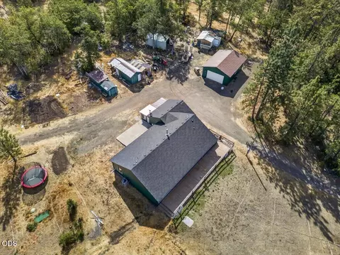 View/Area - 13021 E Antelope Rd, Eagle Point, OR 97524 photo 1 of 15
