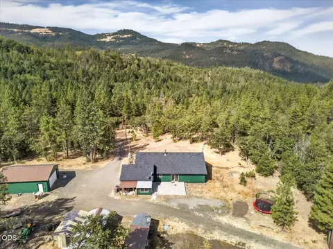 View/Area - 13021 E Antelope Rd, Eagle Point, OR 97524 photo 2 of 15