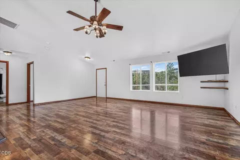 Living - 13021 E Antelope Rd, Eagle Point, OR 97524 photo 3 of 3