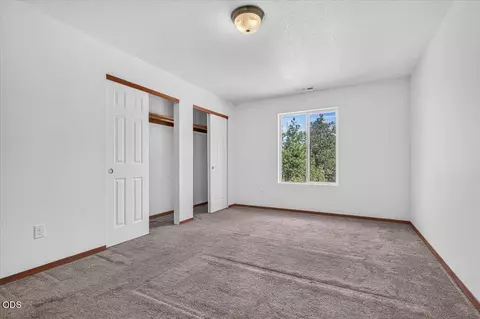 Bedroom - 13021 E Antelope Rd, Eagle Point, OR 97524 photo 2 of 5
