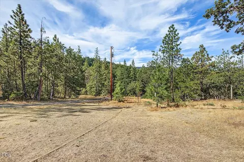 Exterior - 13021 E Antelope Rd, Eagle Point, OR 97524 photo 4 of 7