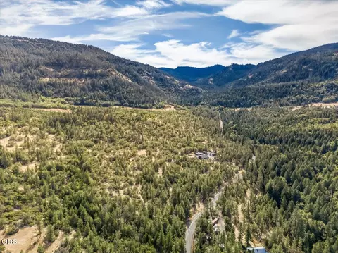 View/Area - 13021 E Antelope Rd, Eagle Point, OR 97524 photo 12 of 15