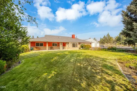 200 SE Crestview Ln, Madras, OR 97741