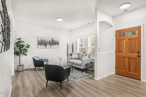 Entry Way - 63337 NW Lavacrest St, Bend, OR 97703 photo 1 of 4