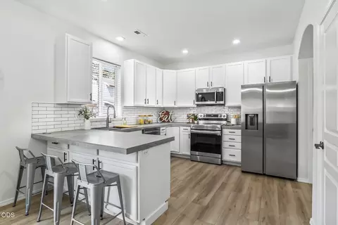 Kitchen - 63337 NW Lavacrest St, Bend, OR 97703 photo 1 of 5