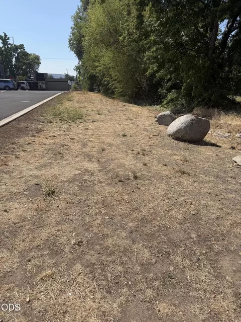 Barnett Road, Medford, OR 97504