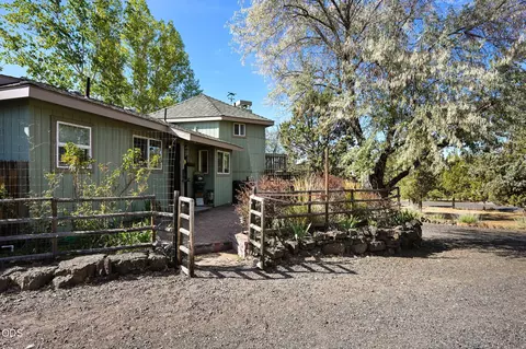 8867 SW Shad Rd, Terrebonne, OR 97760