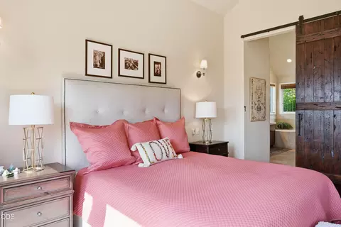 Bedroom - 61927 Fall Creek Loop, Bend, OR 97702 photo 2 of 5