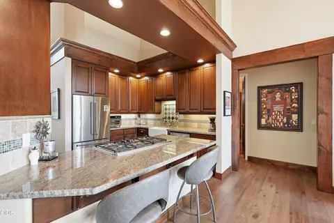 Kitchen - 61927 Fall Creek Loop, Bend, OR 97702 photo 2 of 3