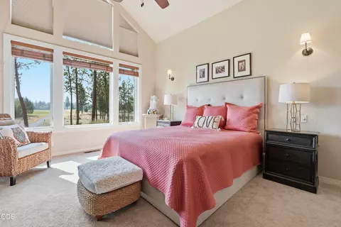 Bedroom - 61927 Fall Creek Loop, Bend, OR 97702 photo 1 of 5