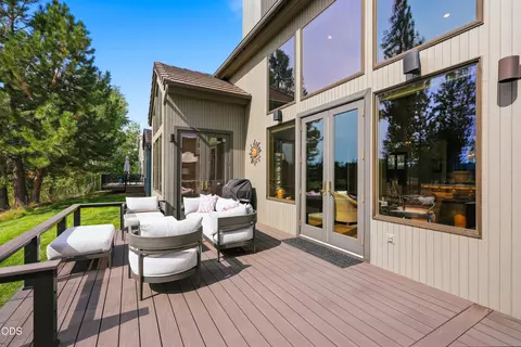 Exterior - 61927 Fall Creek Loop, Bend, OR 97702 photo 4 of 8