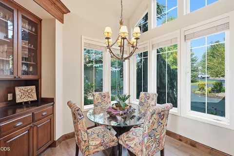 Dining - 61927 Fall Creek Loop, Bend, OR 97702 photo 2 of 2