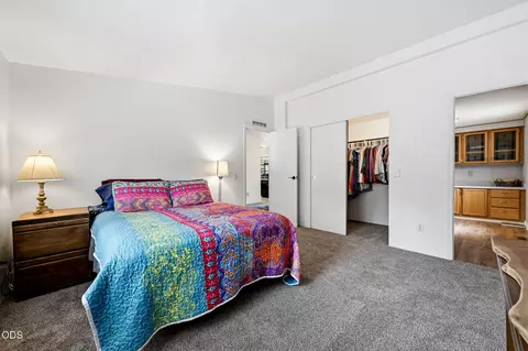 Bedroom - 61171 Chuckanut Dr, Bend, OR 97702 photo 3 of 5