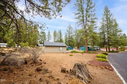 Exterior - 61171 Chuckanut Dr, Bend, OR 97702 photo 3 of 10