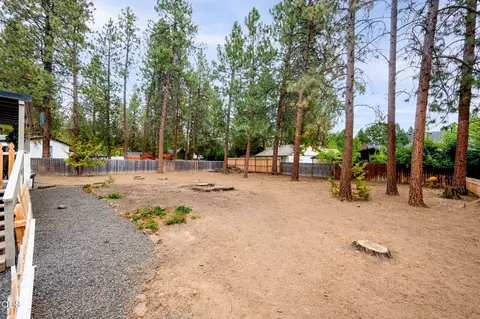Exterior - 61171 Chuckanut Dr, Bend, OR 97702 photo 4 of 10