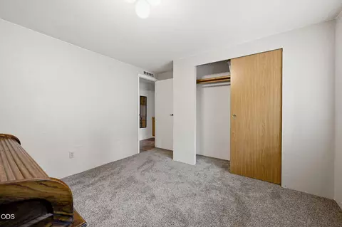 Bedroom - 61171 Chuckanut Dr, Bend, OR 97702 photo 4 of 5