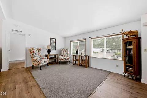 Other - 61171 Chuckanut Dr, Bend, OR 97702 photo 2 of 7