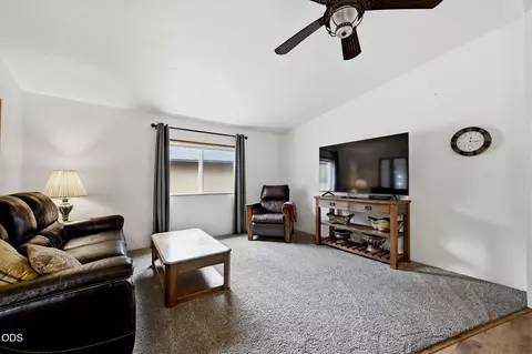 Living - 61171 Chuckanut Dr, Bend, OR 97702 photo 4 of 4