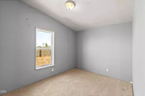 Bedroom - 92372 Powerline Rd, Eugene, OR 97408 photo 3 of 3
