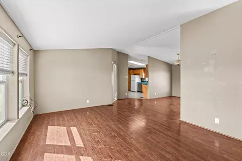 Living - 92372 Powerline Rd, Eugene, OR 97408 photo 2 of 3