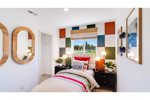 Bedroom - 16652 Memorial Ln, La Pine, OR 97739 photo 4 of 10