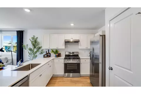 Kitchen - 16652 Memorial Ln, La Pine, OR 97739 photo 1 of 4