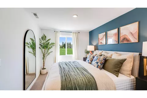 Bedroom - 16652 Memorial Ln, La Pine, OR 97739 photo 7 of 10