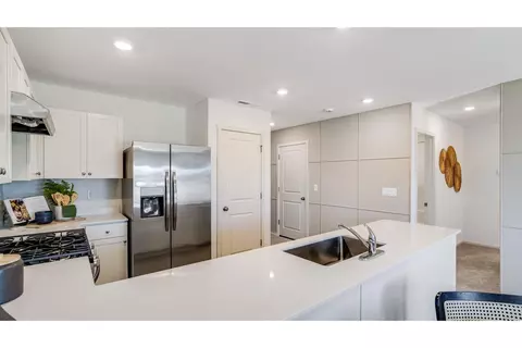 Kitchen - 16652 Memorial Ln, La Pine, OR 97739 photo 4 of 4