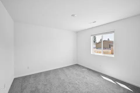 Bedroom - 16640 Memorial Ln, La Pine, OR 97739 photo 3 of 12