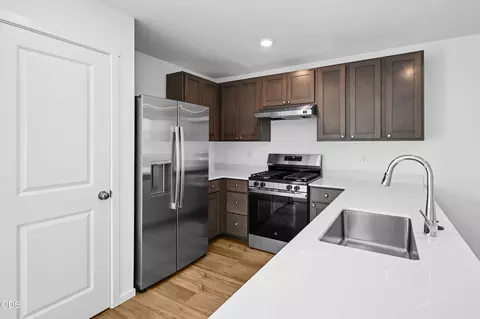 Kitchen - 16640 Memorial Ln, La Pine, OR 97739 photo 3 of 5