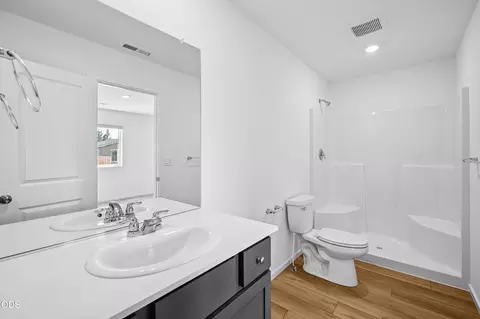 Bath - 16640 Memorial Ln, La Pine, OR 97739 photo 1 of 4