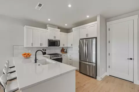 3863 Eagle Rd, Bend, OR 97701 photo 5