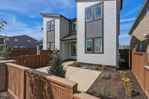 3863 Eagle Rd, Bend, OR 97701 photo 2