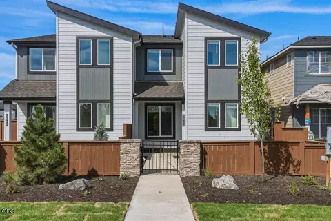 3863 Eagle Rd, Bend, OR 97701 photo 3