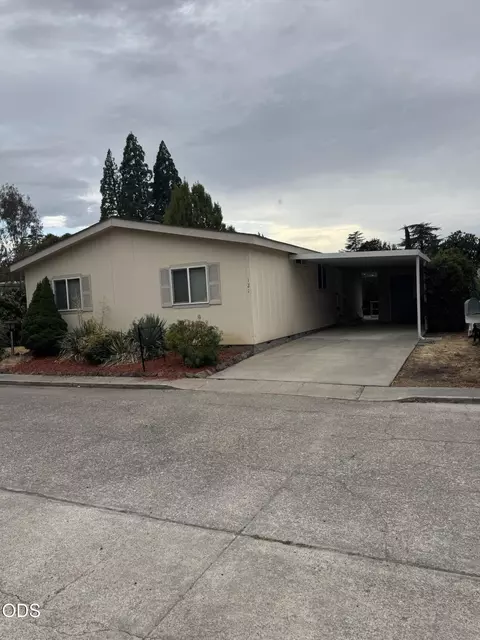 2252 Table Rock Rd #SPC 121, Medford, OR 97501