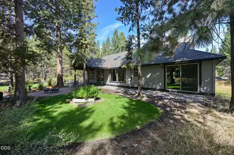 Exterior - 17035 Glendale Rd, Bend, OR 97707 photo 8 of 14