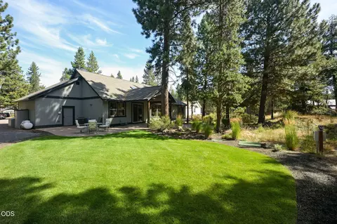 Exterior - 17035 Glendale Rd, Bend, OR 97707 photo 12 of 14