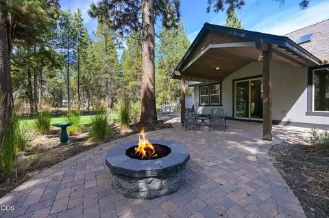 Exterior - 17035 Glendale Rd, Bend, OR 97707 photo 5 of 14