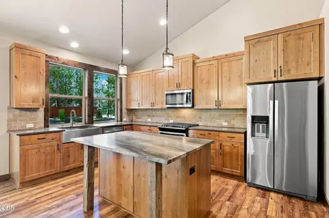 Kitchen - 17035 Glendale Rd, Bend, OR 97707 photo 1 of 3
